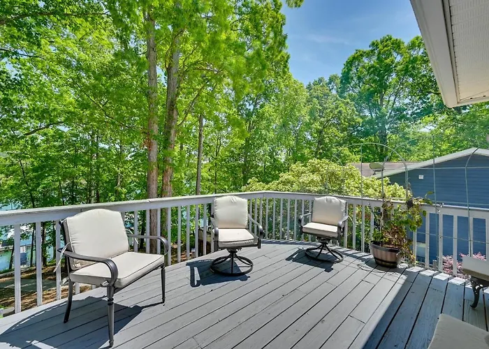 Game Room & Deep Water Lake Hartwell Group Retreat