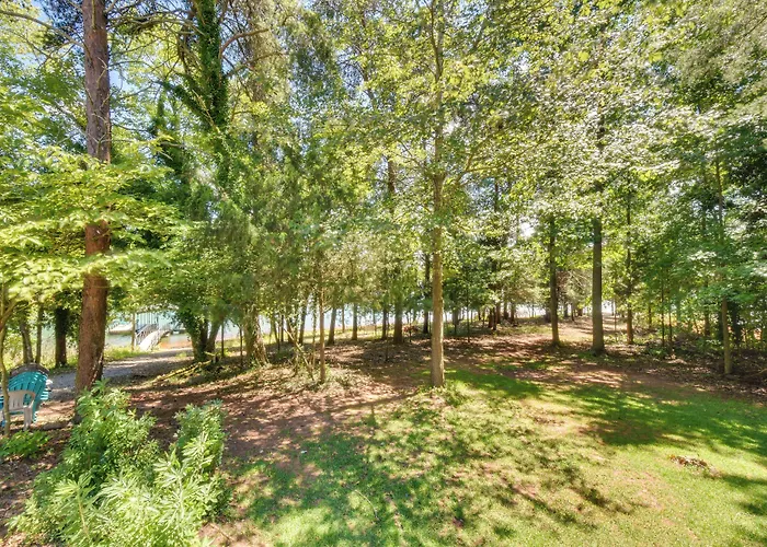 Spacious Lake Hartwell Home W/ Private Boat Dock!