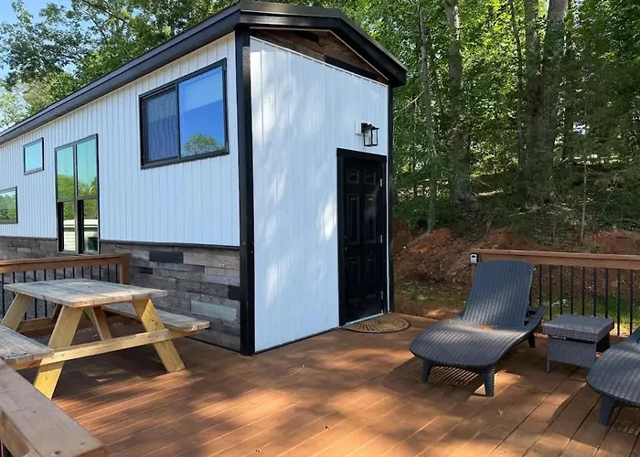 Busted Pallet - Delightful 2-Bed Tiny Home In Charming Anderson On Lake Hartwell